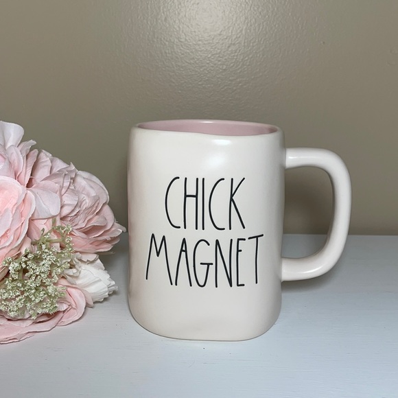 NWT Rae Dunn CHICK MAGNET Mug - Picture 1 of 4